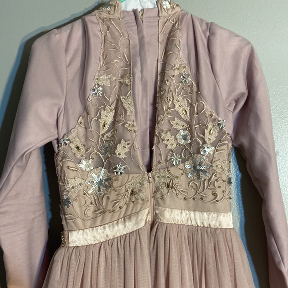 Pale pink gown, built up - Picture 4 of 5